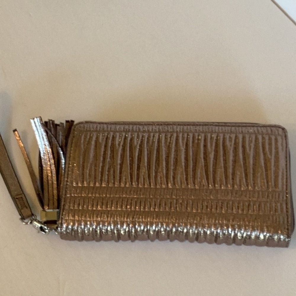 Stella & Dot Metallic Women's wristlet with tassel